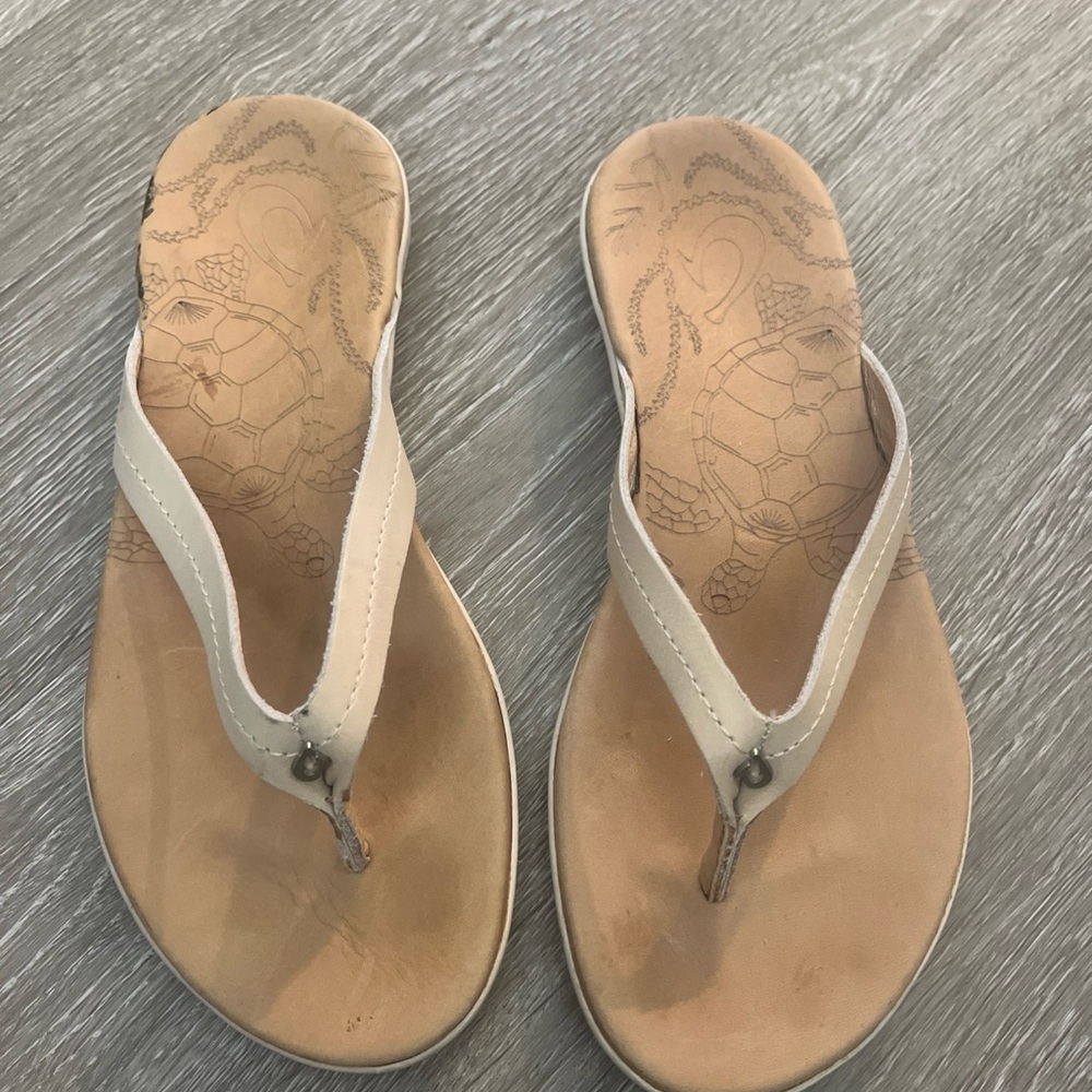 Olukai women’s 5 Leather Cream Flip Flops sandals